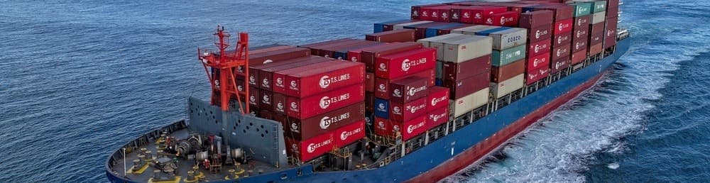 Ship management — εικόνα εξωφύλλου εταιρείας στο Astra Crew